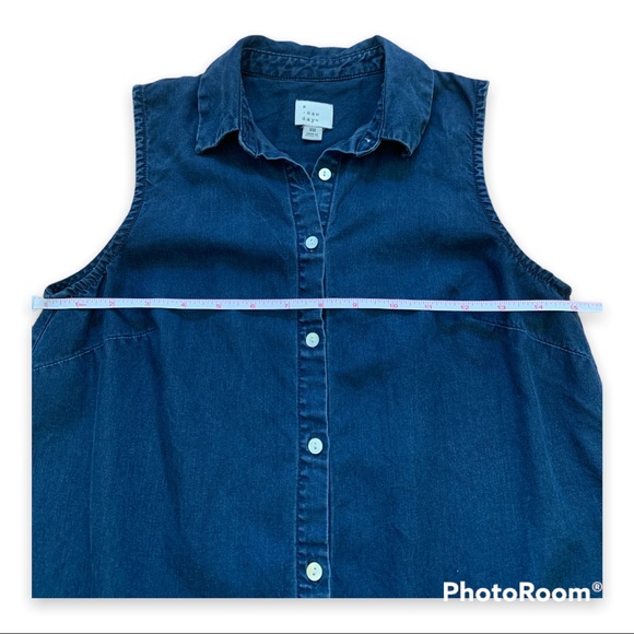 ✨ A New Day Button Down Denim Sleeveless Top - XS - Picture 3 of 6